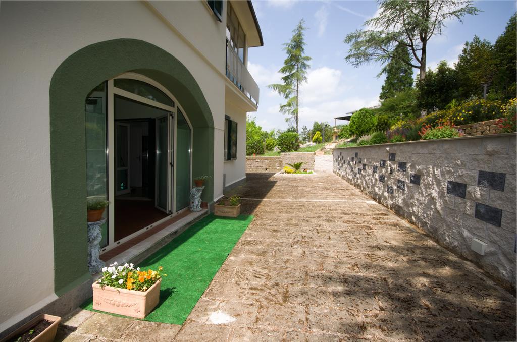 Bed And Breakfast Romantica Evasione Sutri Luaran gambar